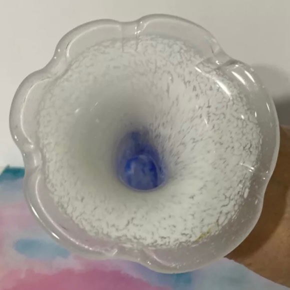 *SOLD* 9” Cobalt Blue & White Satin Finish Vase w/Handle ~Handblown Art Glass - Picture 2 of 10